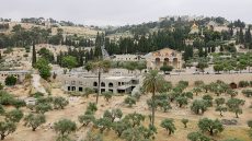 القدس المحتلة.. الاحتلال يقتحم أرضاً كنسية في سلوان ويطرد حارسها