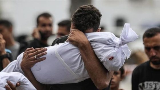 الدفاع المدني بغزة ينقل رفات 40 شهيداً بعد تجريف الاحتلال لمقبرة الشيخ رضوان