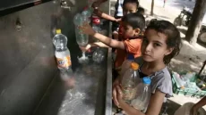 ميرسي كوربس تحذر: أكثر من 75% من سكان غزة يعانون انعداماً حاداً في الأمن المائي وسط شبح المجاعة والصيف الحار