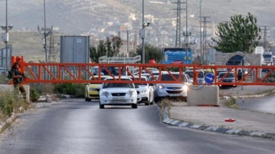 تشديد الحصار بالضفة: الاحتلال يغلق بوابة ترمسعيا شمال رام الله ويعيق حركة المركبات بالاتجاهين