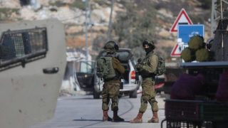 تشديدات في القدس.. الاحتلال ينصب حاجزاً عسكرياً في بلدة سلوان جنوب المسجد الأقصى