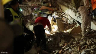 زلزالان مدمران يضربان فنزويلا: عشرات القتلى ومئات الجرحى وإعلان حالة الطوارئ في البلاد