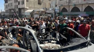 شهداء وجرحى في قصف إسرائيلي استهدف مركبة مدنية بحي الرمال غرب غزة