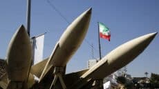 خبير أمريكي: إيران تمتلك جيلاً صاروخياً يستحيل اعتراضه والجيش الإسرائيلي على حافة الانهيار في لبنان