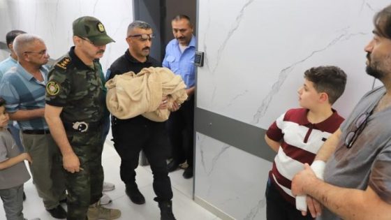 فيديو لـ “بتسيلم” يوثق جريمة إعدام الاحتلال لرضيع بين ذراعي والدته في الخليل
