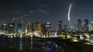 إيران تكشف عن استخدام صواريخ “خيبر شكن” من الجيل الأخير في هجماتها الأخيرة على الأراضي المحتلة