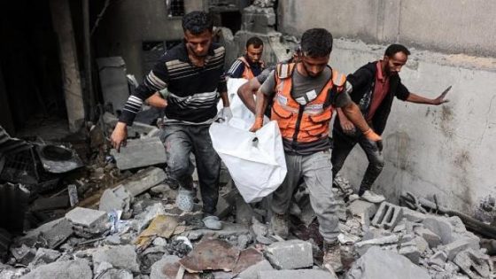 الدفاع المدني في غزة: انتشال رفات 6 شهداء من تحت أنقاض عمارة “الماسة”