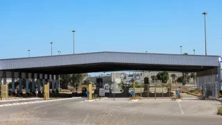 إسرائيل تنقل نقطة تفتيش معبر رفح إلى معبر كرم أبو سالم وسط إجراءات جديدة