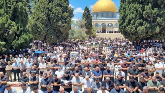 الاحتلال يقرر إبعاد مواطن مقدسي عن المسجد الأقصى لمدة 5 أشهر