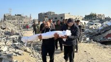 شهيد وعدد من الإصابات جراء غارة لطائرة مسيرة إسرائيلية وسط مدينة غزة
