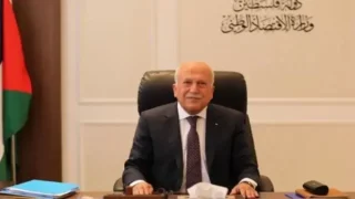 وزير الاقتصاد: أزمة تكدس 17 مليار شيكل واحتجاز المقاصة “سياسية” بامتياز وتستهدف ضرب الصمود الفلسطيني